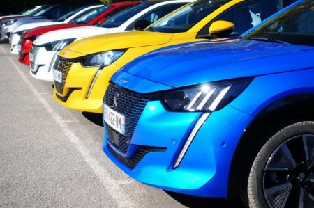 Un v&eacute;hicule de courtoisie facilite l'entretien auto &agrave; Saint-Quentin